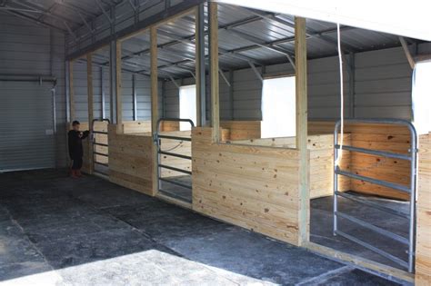 Simple But Nice Stalls Horse Stalls Barn Ideas Horse Stuff Barn
