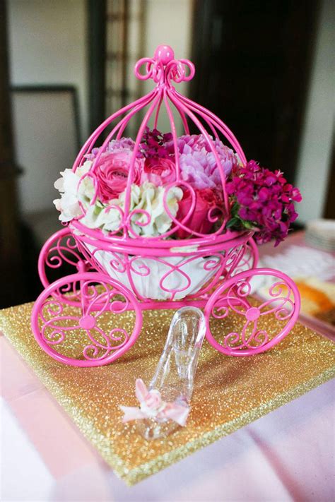 You can make your own little baby out of cantaloupe and other fruits. 35 Cute Baby Shower Themes For Girls | Table Decorating Ideas