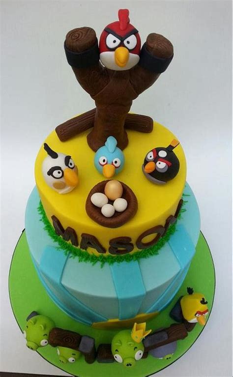 Angry Birds Cake Decorated Cake By Eunicecakedesigns Cakesdecor