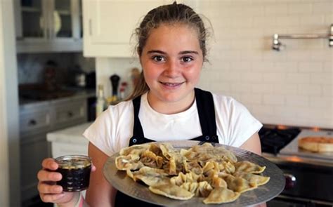 Mar 05, 2021 · maisie bourke, 19, of london, who performs as maisi, has racked up more than 30,000 tiktok followers with her videos of her catchy pop covers. Mathilda Elizabeth Ramsay Bio, Wiki, Dating, Boyfriend ...