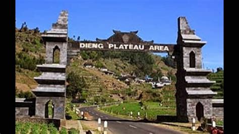 Dalam bagian keraton yang disebut panggung. Pegunungan Dieng - Jawa Tengah | Tempat Wisata di Indonesia - YouTube
