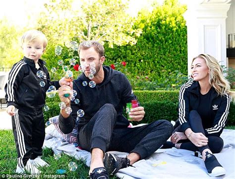 Paulina Gretzky To Deliver Baby With Golfer Dustin Johnson Daily Mail