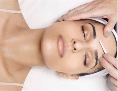 Dermaplaning Skin Care Clinic