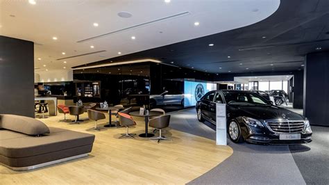 Neues Showroom Konzept So Begrüßt Mercedes Benz Die Kunden Künftig Am
