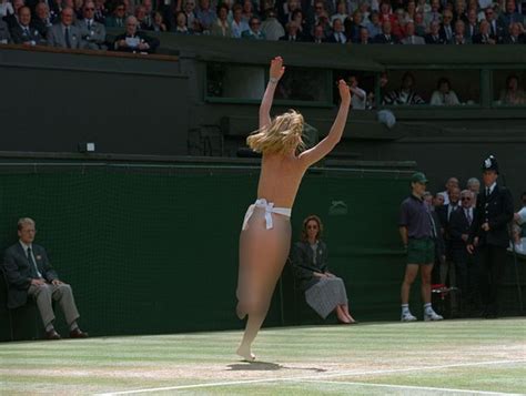 Raunchy Waitress Delayed Wimbledon Final By Streaking With Her Boobs