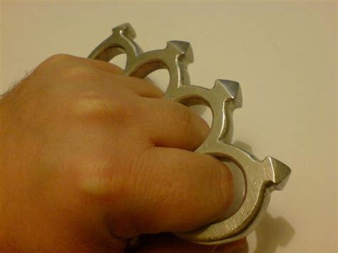 weaponcollector s knuckle duster and weapon blog home made boxer style knuckle duster brass