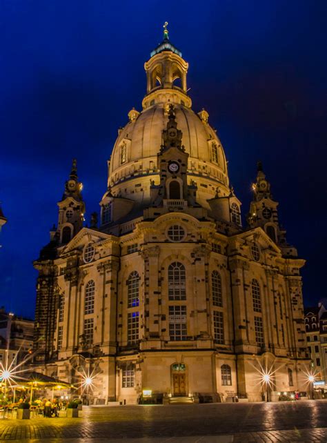 Die frauenkirche ist durch ihre weithin sichtbare kuppel schon von weitem für den besucher erkennbar. Frauenkirche in Dresden Foto & Bild | deutschland, europe ...