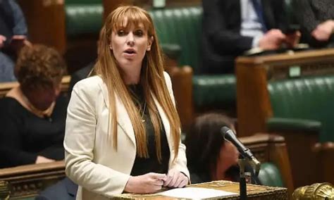 Angela Rayner Wikibiografia Tatuajeak Bikoteasenarra Pisu Galera Gaixotasunak Bikini