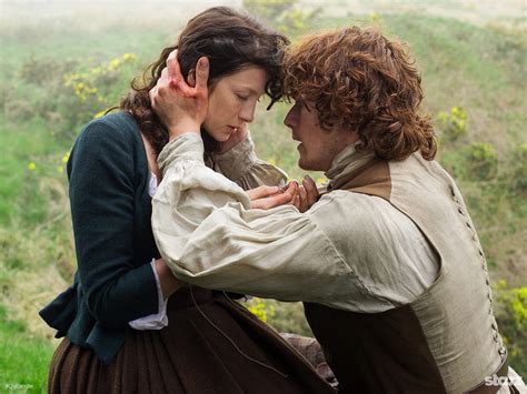 Jamie And Claire Outlander Outlander Season 1 Outlander Jamie