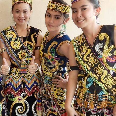 Suku kaum terbesar di sarawak. Gadis etnik Orang Ulu keajaiban Sarawak, kecantikan mereka ...