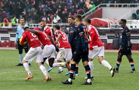 Spor toto süper lig'in 31. Sivasspor 1-1 Başakşehir