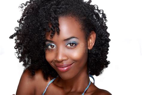 Femme Africaine Heureuse Image Stock Image Du Cheveu