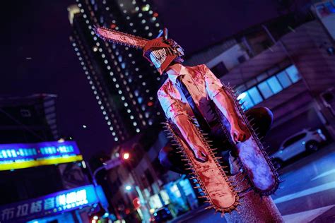 好耶為自 2019 年起源於百度貼吧，2020 年 7 月開始在臺灣零星出現之迷因圖。 本迷因主要用於動漫次文化，來源於作品《鏈鋸人》（电锯人簡體中文）主角淀治（电次簡體中文、デンジ日文）之口頭禪，通常會同時出現「好耶」與「禁止好耶」兩短語相互競爭之情況。 鏈鋸人斬り斬り!頭駄頭駄! - d120422391的創作 - 巴哈姆特