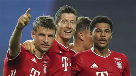 Thomas müller (fc bayern münchen) recebe cartão amarelo por uma entrada perigosa. Champions League 2020 Live-Stream + TV: FC Bayern München ...