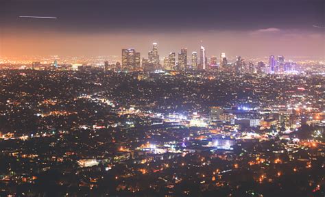 아름 다운 슈퍼 광각 공중의 야경 로스 앤젤레스 캘리포니아 미국 시내 지구 산 및 도시 너머 풍경 0명에 대한 스톡 사진 및 기타 이미지 istock