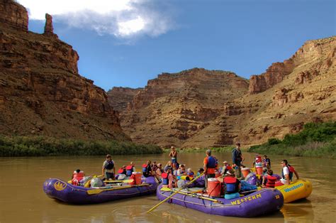 rafting green river through desolation canyon