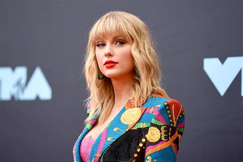Taylor Swift Reveals Ninth Studio Album Evermore