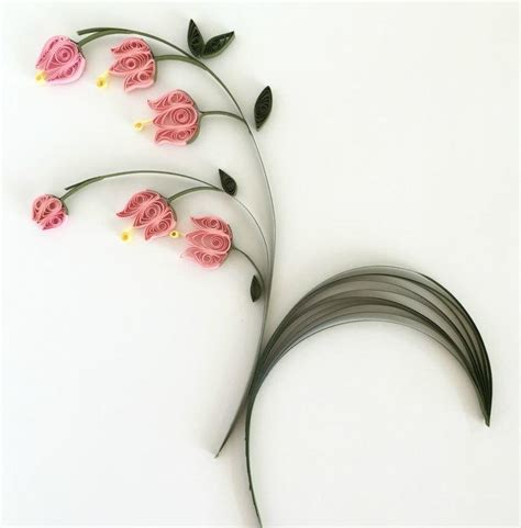 Add color to the center 3 ways. Lily of the Valley Quilled Flowers | AllFreePaperCrafts.com