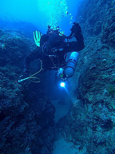 Scuba Diving in Maros Cave, Croatia - Dive Site - Divebooker.com