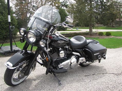You're looking at the king of it. 2007 Harley-Davidson® FLHRC Road King® Classic (Vivid ...
