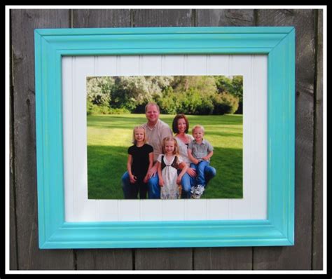 Add a customized look to facebook profiles in only a few steps. How to Make a Custom Frame - Honeybear Lane