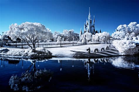 Snow At Disney Photos Of The Parks As Winter Wonderlands Disney