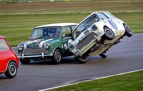 Wow 😯 Competitive Racing 🙌🏻 If You Love Minis These Are The Ultimate