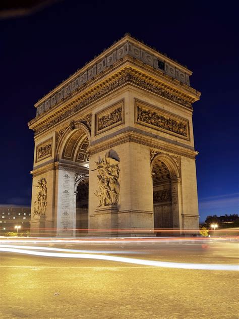 무료 이미지 건축물 구조 밤 도시의 기념물 도시 풍경 기둥 경계표 관광 개선문 자본 프랑스 국민 문화
