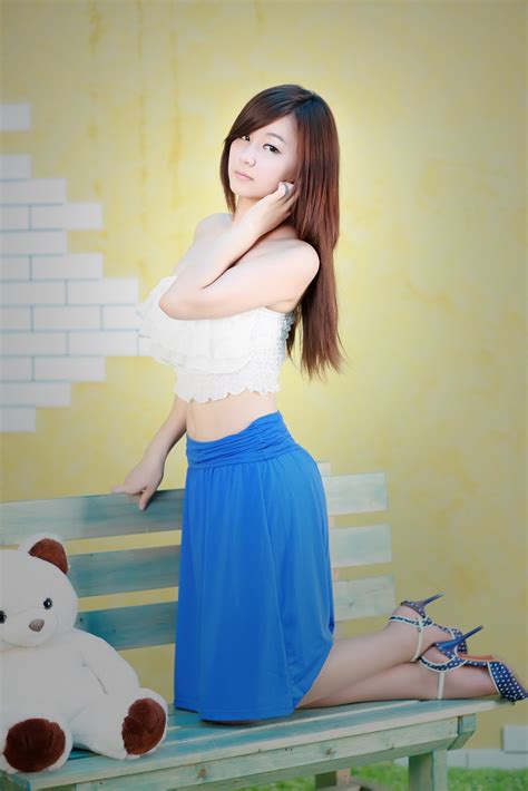 Ryu Ji Hye Sexy White Tube And Blue Skirt Hot Box Wallpapers