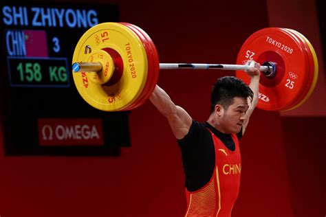 Chinese Weightlifter Wins Gold In Mens 73kg Category