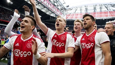 Ajax amsterdam vs fc utrecht przed rozpoczęciem spotkania możesz tutaj porównać statystyki obu drużyn. Ajax nu ook officieel kampioen: zo ging de schaal naar ...