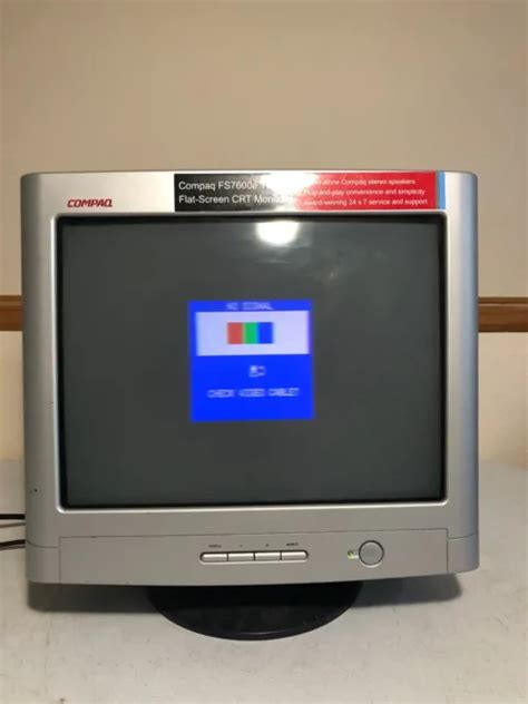 COMPAQ FS7600E 17 CRT Monitor Vintage Retro Flat Screen Computer Color