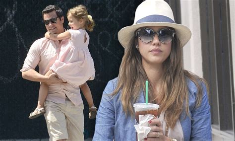 Mother Of Two Jessica Alba Takes Some Time Out And Puts Husband Cash