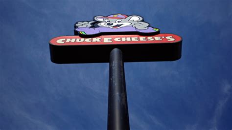 Pandemic Takes A Bite Chuck E Cheese Files For Bankruptcy Ctv News