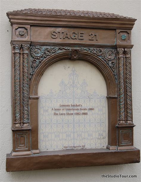 I went to get a studio tour at paramount studios today and got jonathon kane as my tour guide! the studiotour.com - Paramount Studios - Stage 21