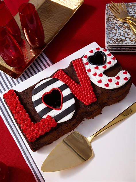 Ordering 40th birthday cake can be tricky task because they depict so much more than age! Attractive Cake Decoration Ideas for Valentine's Day ...