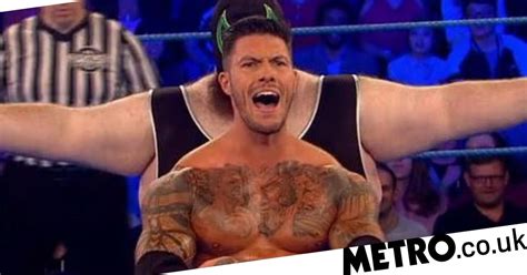 Love Islands Adam Maxted Is Now A Professional Wrestler For Mos