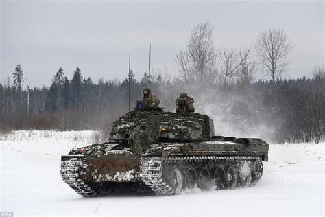 British Troops Take Tanks Out On Patrol In Wintry Estonia Daily Mail