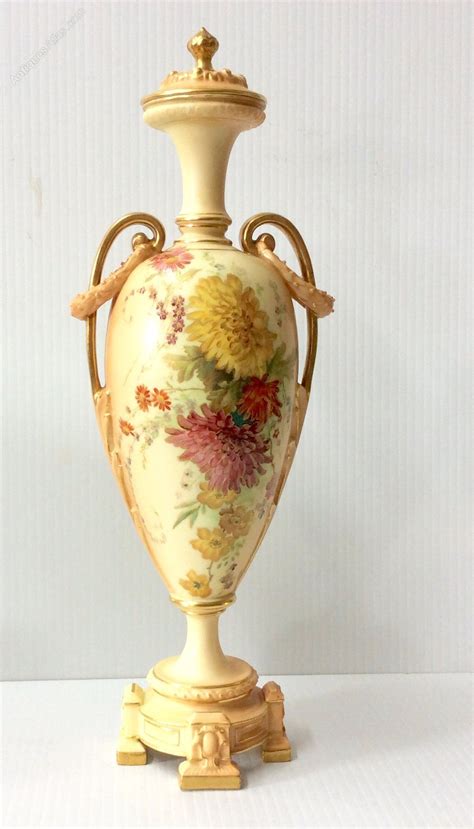 Antiques Atlas Beautiful Antique Royal Worcester Vase Looking To Buy