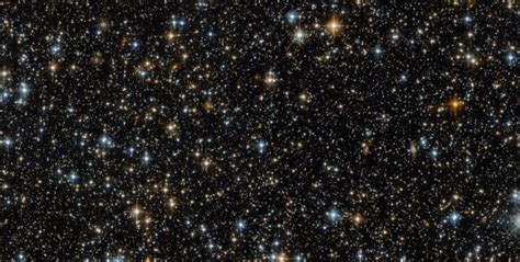 Hubble Captures Scattered Stars Galaxies In Tucana Scinews