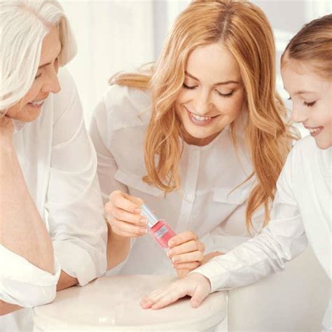Mild spoilers for promising young woman below. 16 Things To Help You Maintain Healthy Nails