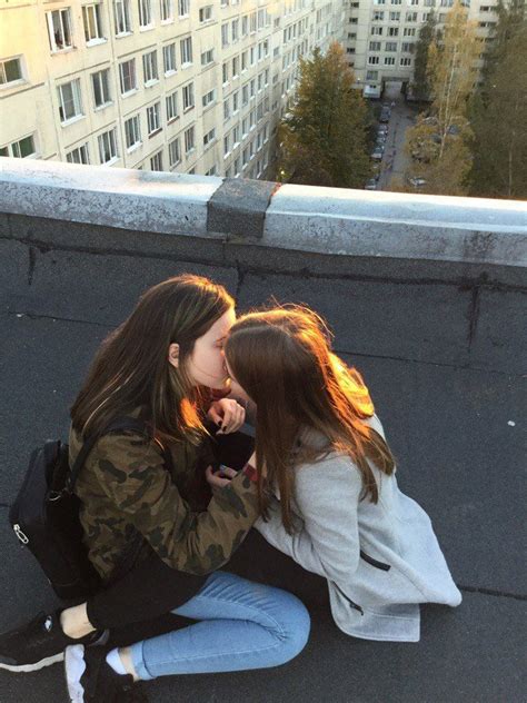 Pin En Kissing Chicas