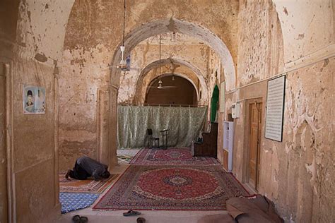 مسجدی در دل کویر با قدمت ۱۴ قرن