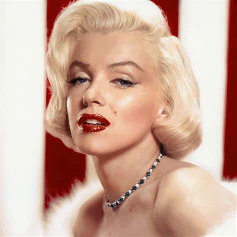 8 Beauty Lessons Weve Learned From Marilyn Monroe Allure