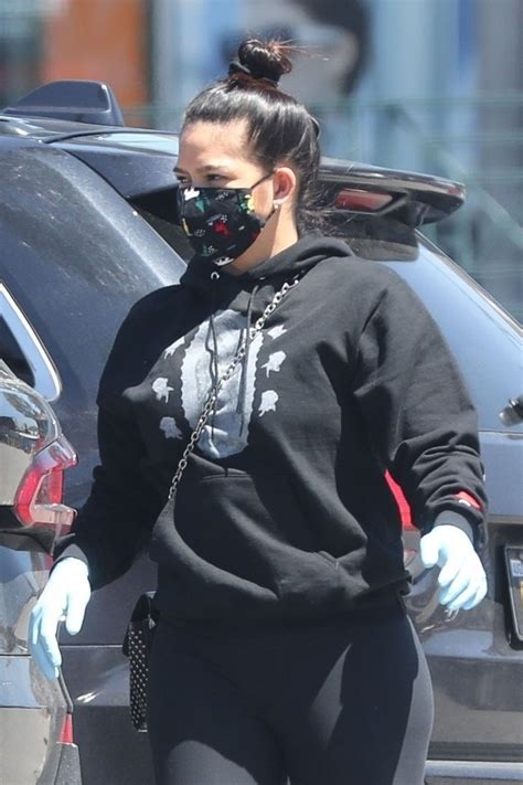 Cassie Ventura Wearing Mask Out Shopping In Los Angeles 04152020