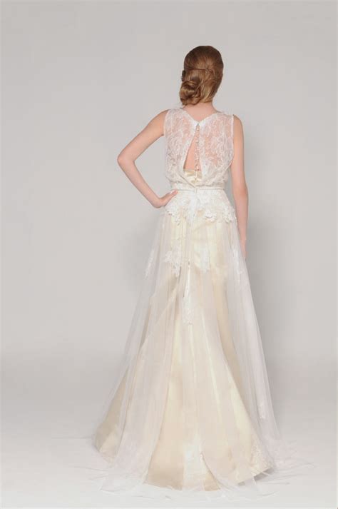 11 Super Stunning Lace Back Wedding Dresses