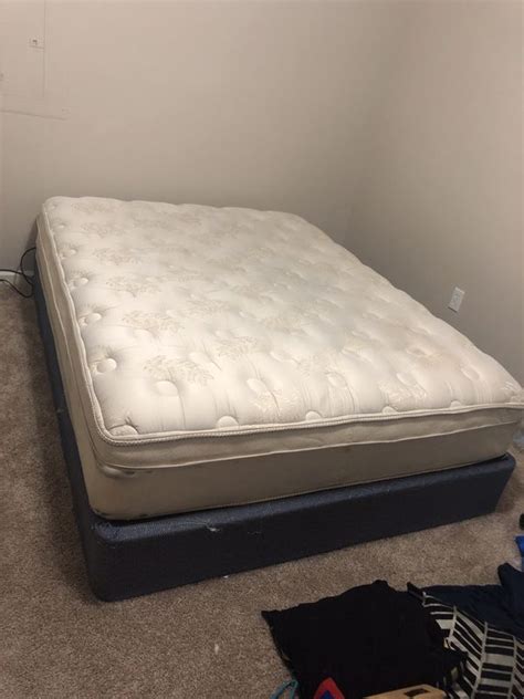 The queen mattress will hang over the box spring a few inches all the way around the bed which may look funny when you pull back your sheets / comforter. Queen Mattress and Box Spring for Sale in Peoria, AZ - OfferUp