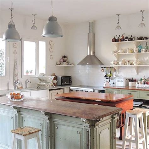 Tell us if you have seen an interior kitchen designed this way and if you liked it! Favorite Eclectic Kitchens