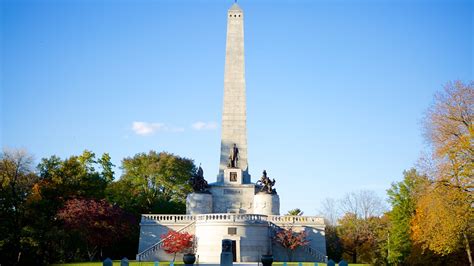 Lincolns Tomb In Springfield Illinois Expedia