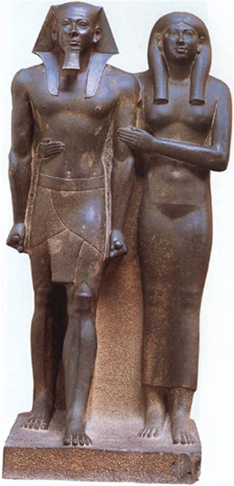 La Escultura Egipcia Con Violeta
